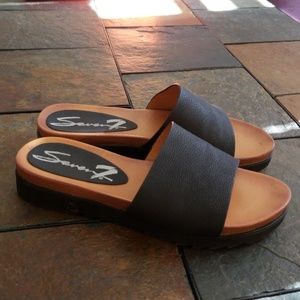 7Seven "Pearl" black slide size 7